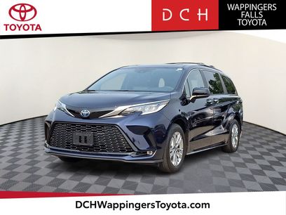Used 2022 Toyota Sienna XSE w/ XSE Plus Package