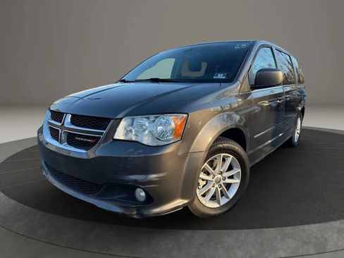 Used 2019 Dodge Grand Caravan SXT image 1