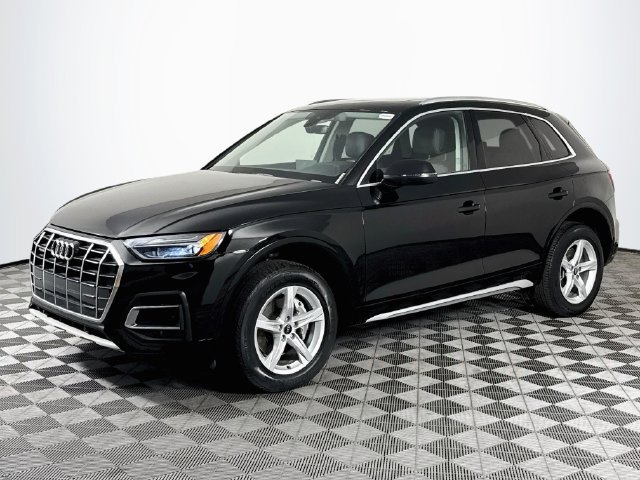 Used 2023 Audi Q5 2.0T Premium w/ Convenience Package AWD/4WD image 4