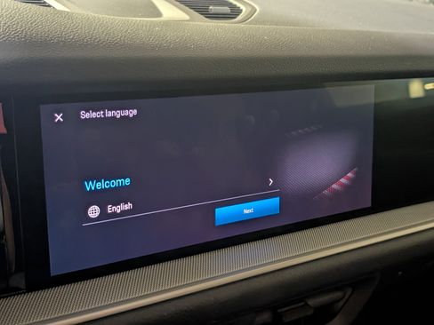 Used 2025 Porsche Cayenne image 35