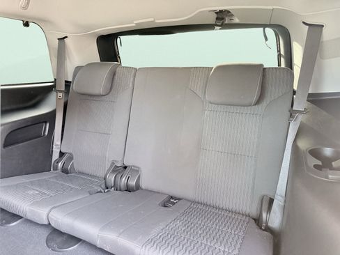 Used 2019 Chevrolet Tahoe LS w/ All-Season Package image 34