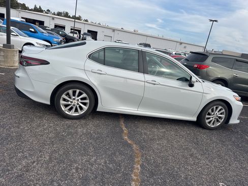 Used 2022 Toyota Camry LE image 8