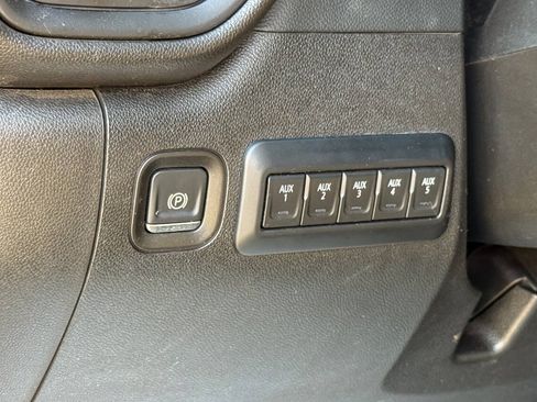 Used 2024 Chevrolet Silverado 2500 Custom w/ Custom Value Package AWD/4WD image 32