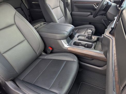 Used 2025 GMC Sierra 1500 SLT w/ SLT Premium Plus Package image 11