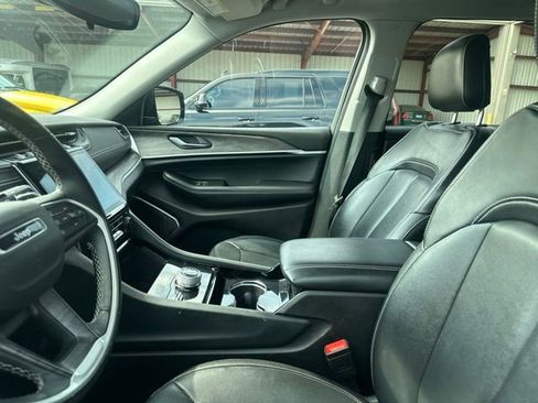 Used 2022 Jeep Grand Cherokee L Limited AWD/4WD image 6