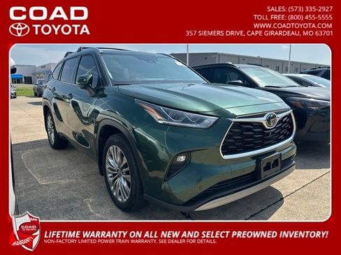 Used 2025 Toyota Highlander Platinum AWD/4WD image 1