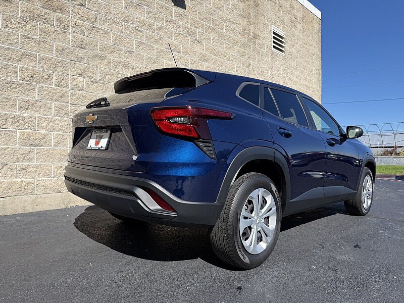 Used 2024 Chevrolet Trax LS FWD image 3