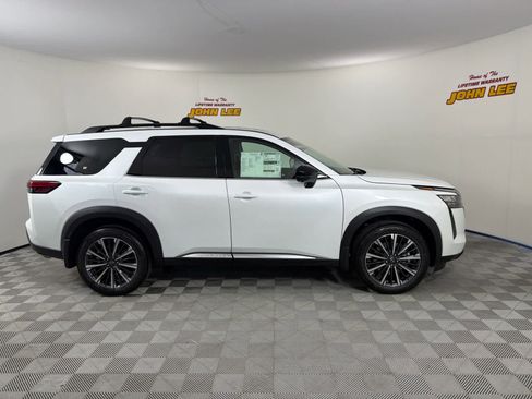 New 2026 Nissan Pathfinder Platinum AWD/4WD image 7