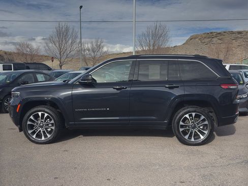 Used 2023 Jeep Grand Cherokee Overland image 2
