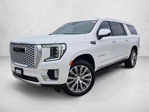 Used 2022 GMC Yukon XL Denali w/ Denali Ultimate Package image 1