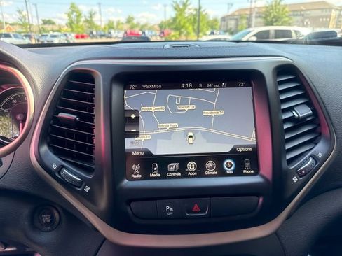 Used 2017 Jeep Cherokee Limited w/ Luxury Group FWD image 14