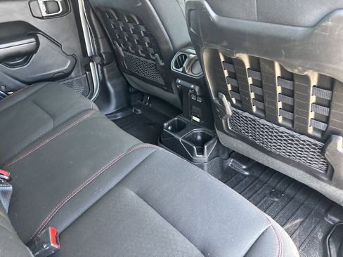 Used 2020 Jeep Wrangler Unlimited Rubicon AWD/4WD image 11