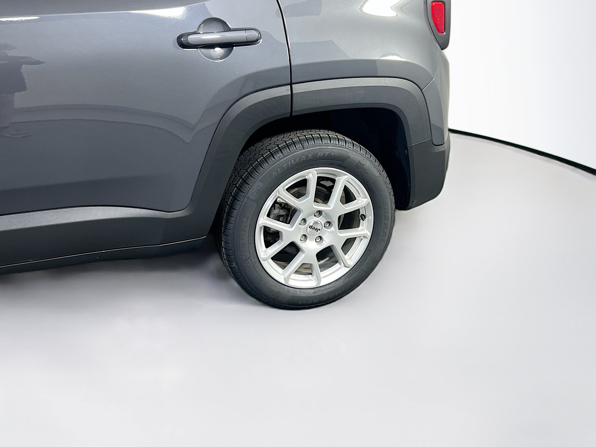 Used 2022 Jeep Renegade Latitude AWD/4WD image 29