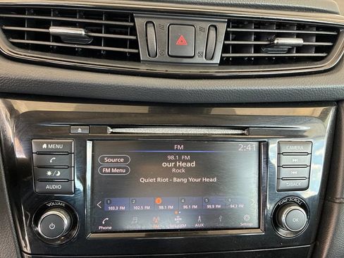 Used 2020 Nissan Rogue S FWD image 28