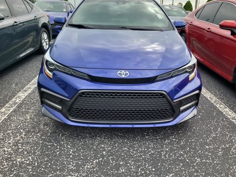 Used 2022 Toyota Corolla SE FWD image 2