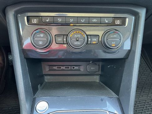 Used 2019 Volkswagen Tiguan SE FWD image 19