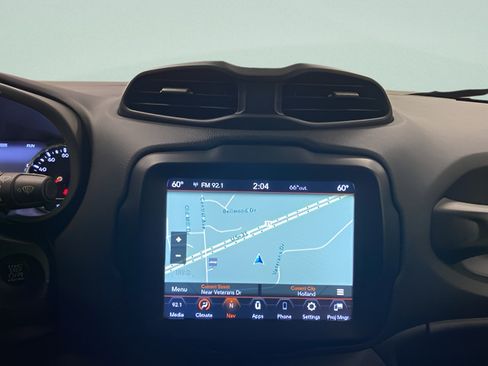Used 2022 Jeep Renegade Latitude AWD/4WD image 11