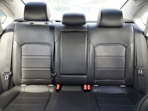 Used 2020 Volkswagen Passat 2.0T SE image 26