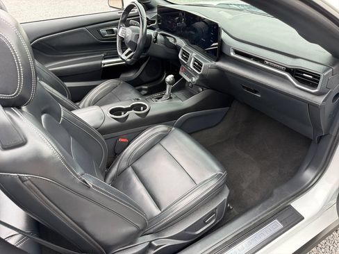 Used 2025 Ford Mustang Premium RWD image 28