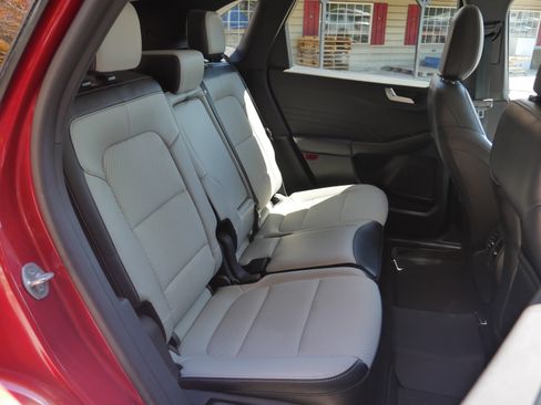 Certified 2024 Ford Escape SE FWD image 26