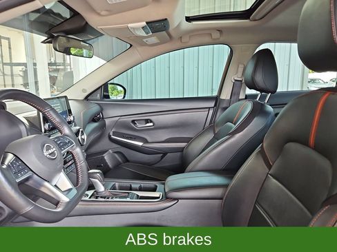 Used 2025 Nissan Sentra SR w/ SR Premium Package FWD image 23