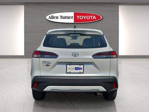 Used 2026 Toyota Corolla Cross L image 7