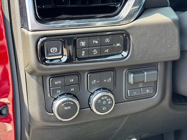 New 2026 GMC Yukon Denali w/ Advanced Technology Package AWD/4WD image 29