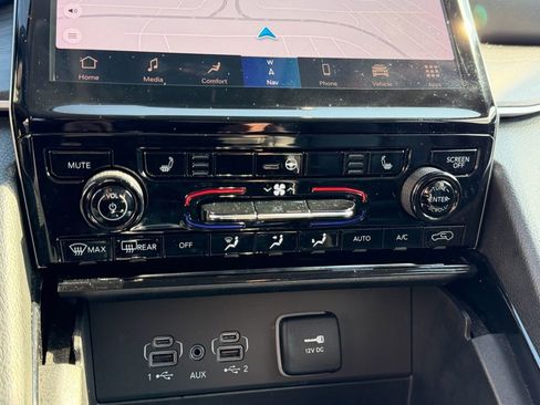 Used 2023 Jeep Grand Cherokee Limited image 25