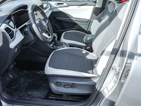 New 2025 Volkswagen Taos SE image 22