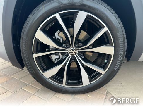 New 2026 Volkswagen Atlas Cross Sport SEL Premium R-Line AWD/4WD image 11
