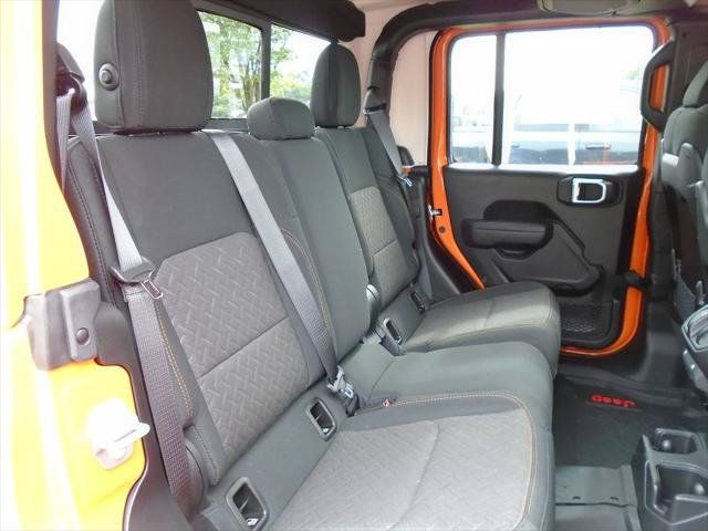 Certified 2025 Jeep Gladiator Mojave w/ Safety Group AWD/4WD image 10