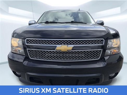 Used 2013 Chevrolet Avalanche LTZ RWD image 2