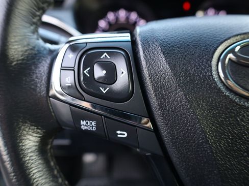 Used 2018 Toyota Avalon XLE image 18