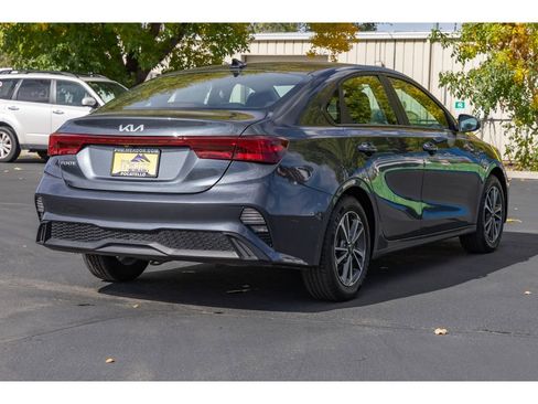 Used 2023 Kia Forte LXS image 3