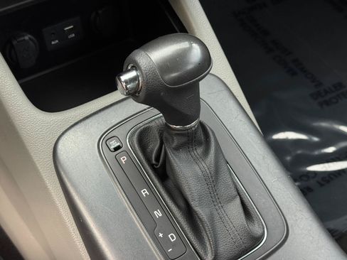 Used 2016 Kia Forte LX FWD image 18