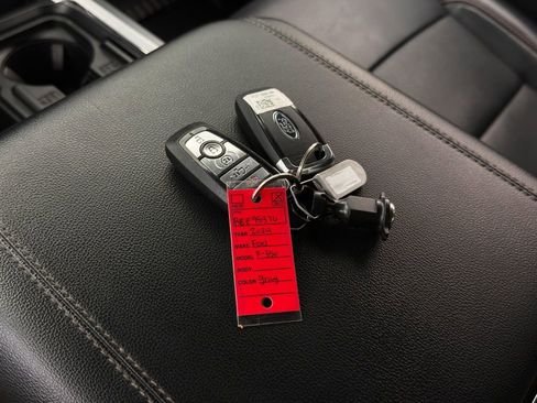 Used 2024 Ford F350 Lariat w/ Black Appearance Package image 39