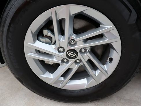 Used 2025 Hyundai Tucson SE image 39