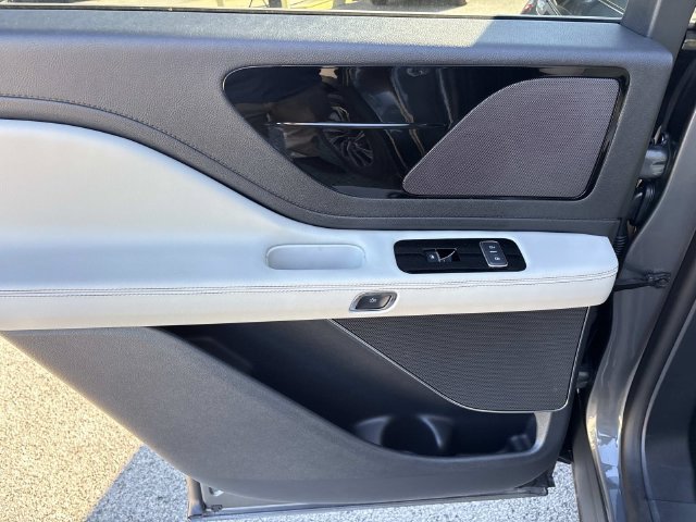 New 2027 Lincoln Aviator AWD image 20