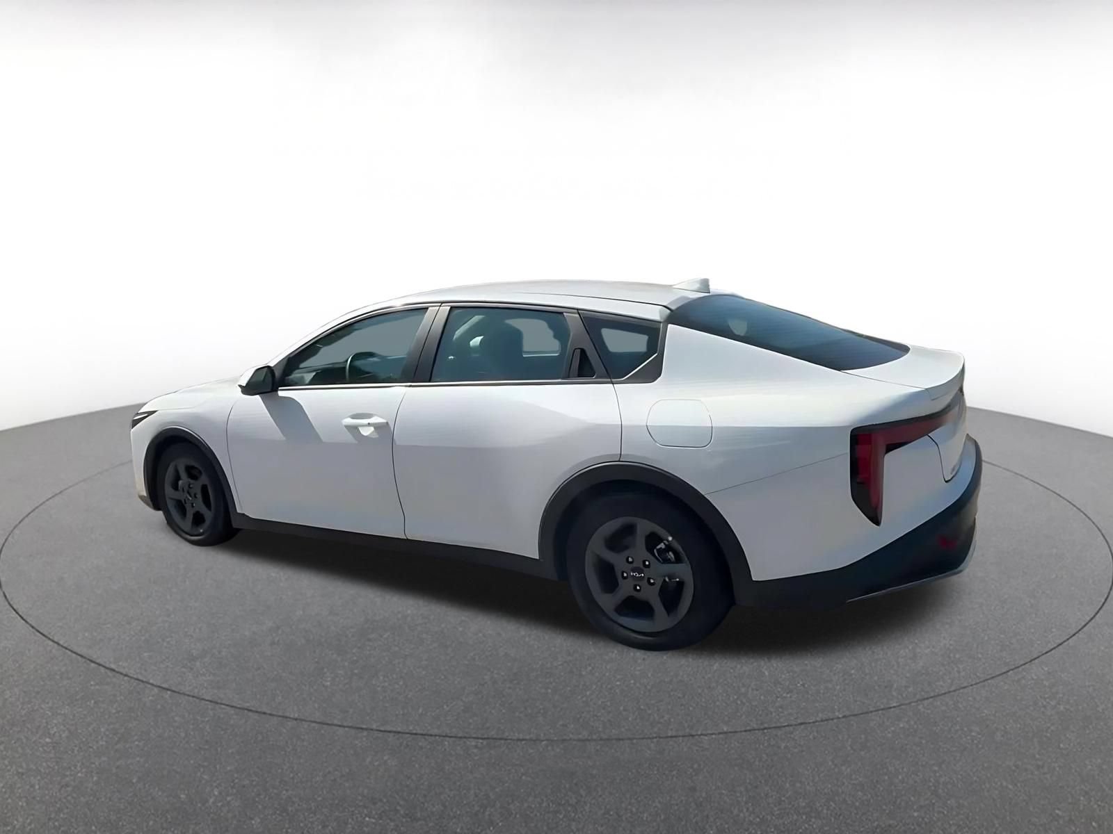Used 2025 Kia K4 FWD image 9