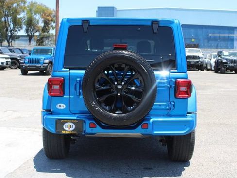Used 2023 Jeep Wrangler Unlimited Sahara AWD/4WD image 4