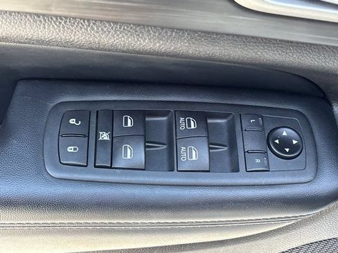 Used 2020 Jeep Grand Cherokee Altitude AWD/4WD image 18