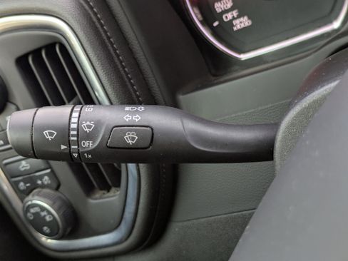 Used 2022 Chevrolet Silverado 1500 LT w/ Bed Protection Package image 16