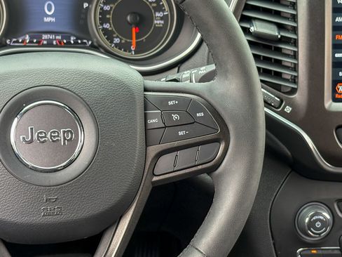 Used 2022 Jeep Cherokee Trailhawk AWD/4WD image 22