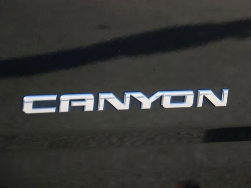 Used 2020 GMC Canyon Denali image 8