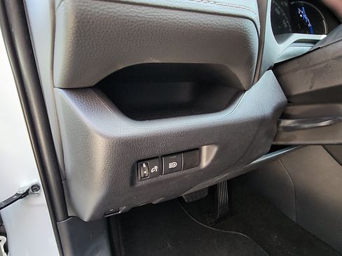 Certified 2025 Toyota RAV4 XLE AWD/4WD image 12