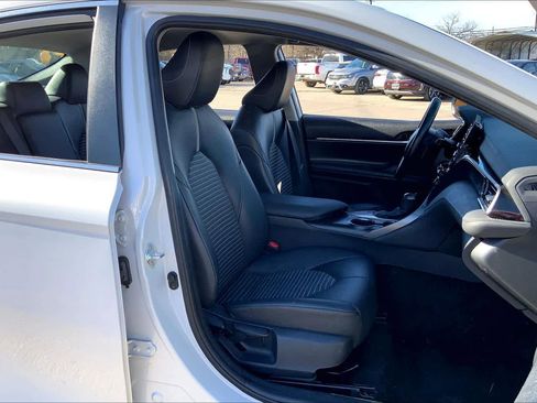 Used 2024 Toyota Camry SE image 8