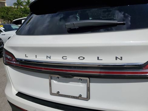 Used 2023 Lincoln Nautilus Reserve image 5