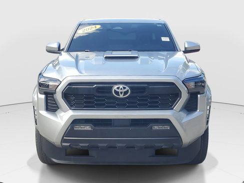 Used 2024 Toyota Tacoma TRD Sport image 2