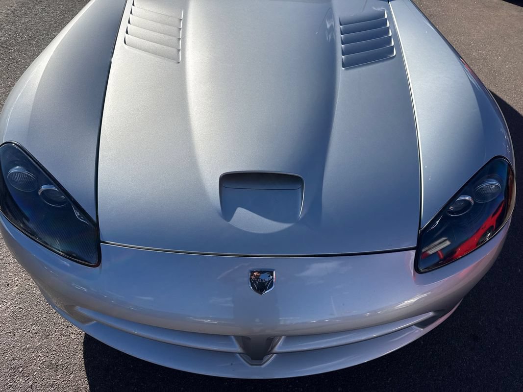 Used 2004 Dodge Viper SRT-10 RWD image 16