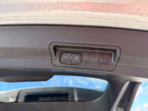 Used 2020 Ford Explorer Limited w/ Class III Trailer Tow Package image 32